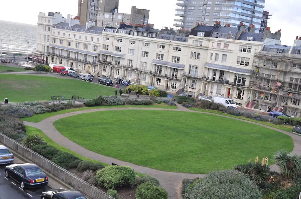 بيت ضيافة فندق لوتونفي  Adelaide House